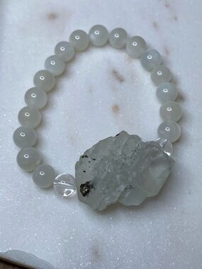 White Beaded Bracelet with Raw Crystal Accent